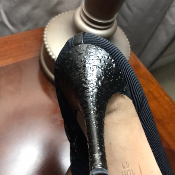 Heels - Picture 3 of 4
